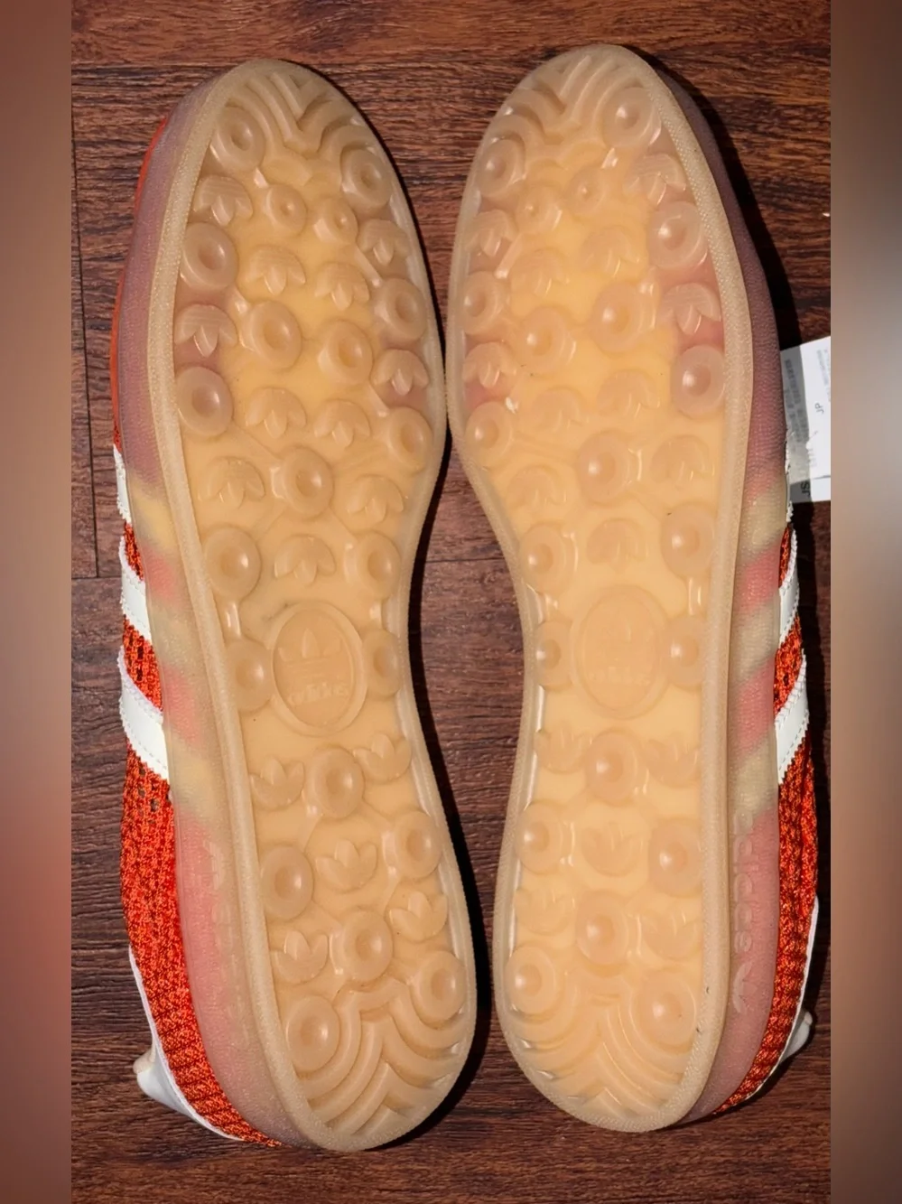 adidas 🔴very cozy